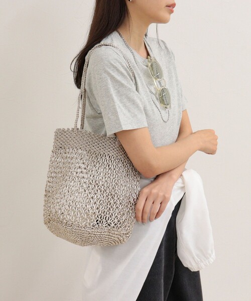 fredy emue(フレディエミュ)の「【BAGMATI/バグマティ】ラメコードメッシュラウンドバッグ(かごバッグ・レディース・シルバー/ゴールド・FREE)」の6枚目の写真