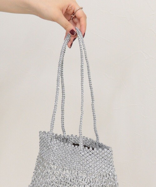 fredy emue(フレディエミュ)の「【BAGMATI/バグマティ】ラメコードメッシュラウンドバッグ(かごバッグ・レディース・シルバー/ゴールド・FREE)」の11枚目の写真