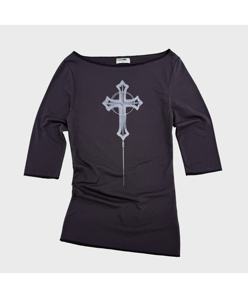 PLASMASPHERE(プラズマスフィア)の「クロスボートネックオフショルダーゴシックTシャツ_2COLOR(Tシャツ/カットソー・レディース・ブラック/ダークグレー・FREE)」の2枚目の写真