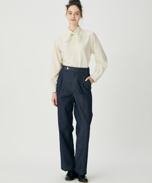 BRITISH MADE（ブリティッシュメイド）の「スカーフ付きクラシカルボザムシャツ(WOMEN)（シャツ/ブラウス・レディース・ホワイト・36/38）」の2枚目の写真