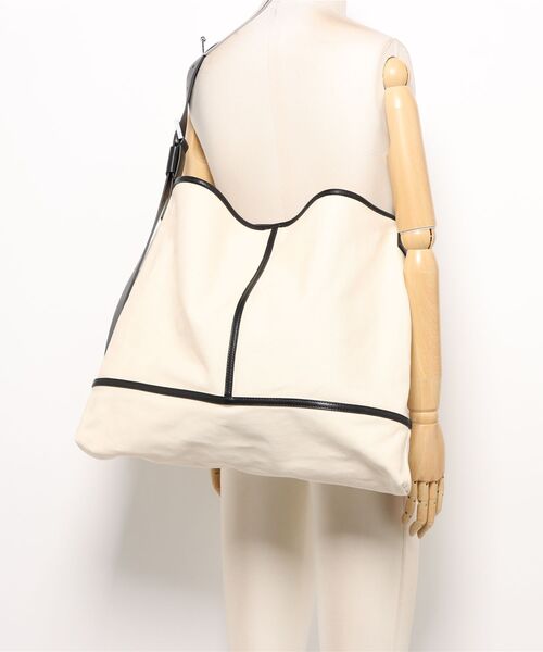 ALLSAINTS（オールセインツ）の「ASHA CANVAS SHOULDER | ASHA キャンバス ショルダー（ショルダーバッグ・レディース・ホワイト系その他・ONE SIZE）」の11枚目の写真