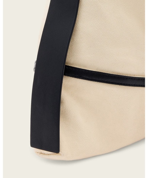 ALLSAINTS（オールセインツ）の「ASHA CANVAS SHOULDER | ASHA キャンバス ショルダー（ショルダーバッグ・レディース・ホワイト系その他・ONE SIZE）」の6枚目の写真