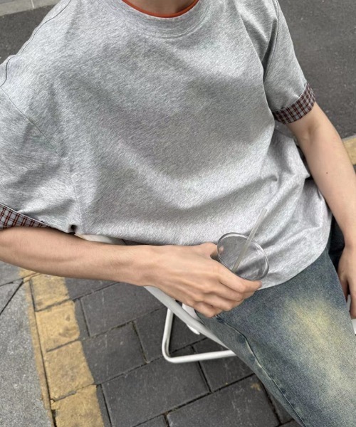 Ritzy(リッツィー)の「2 色展開のオーバーサイズ 袖口チェック T シャツ(Tシャツ/カットソー・メンズ・ブラック/グレー・L/XL/M)」の4枚目の写真