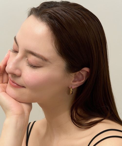 VATSURICA(バツリカ)の「〈LOINE〉金属アレルギー対応 / ステンレス / ドロップ フープピアス 14mm(ピアス(両耳用)・レディース・ゴールド・FREE)」の5枚目の写真
