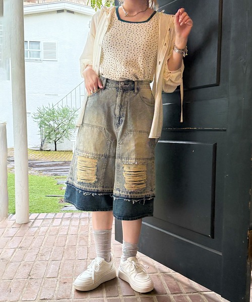 DOUBLE NAME(ダブルネーム)の「ダブルニーダメージデニムバミューダパンツ(デニムパンツ・レディース・ネイビー/ブラック系その他・FREE)」の7枚目の写真