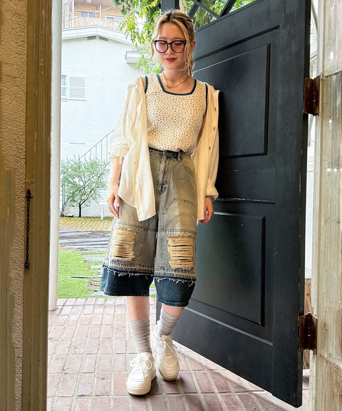 DOUBLE NAME(ダブルネーム)の「ダブルニーダメージデニムバミューダパンツ(デニムパンツ・レディース・ネイビー/ブラック系その他・FREE)」の17枚目の写真
