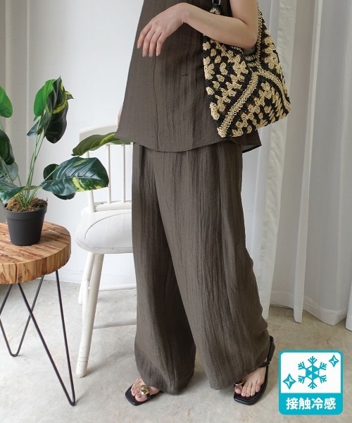CORNERS（コーナーズ）の「接触冷感シアーリネンタッチパンツ【セットアップ可能】（スラックス・レディース・ブラウン/カーキ/ブラック/ベージュ・M）」の4枚目の写真