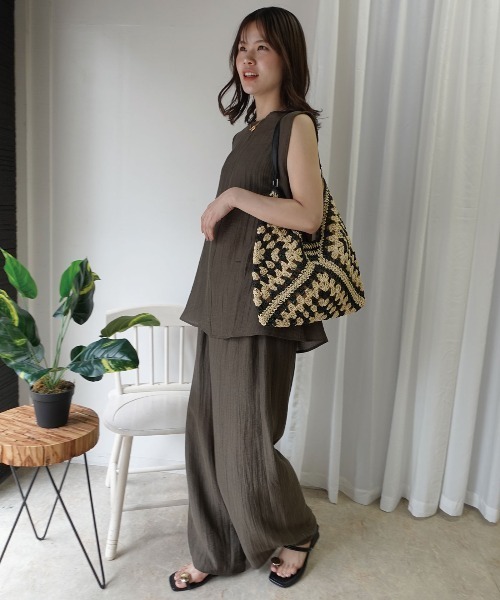 CORNERS（コーナーズ）の「接触冷感シアーリネンタッチパンツ【セットアップ可能】（スラックス・レディース・ブラウン/カーキ/ブラック/ベージュ・M）」の21枚目の写真