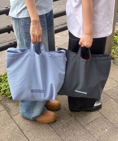 FFEIN（フェイン）の「【FFEIN（フェイン）】2WAYチェックトートバッグ / ユニセックス バック 2WAY 雑貨 刺繍 チェック ポケット（トートバッグ・メンズ・レッド/サックスブルー/ネイビー/ブルー・FREE）」の6枚目の写真