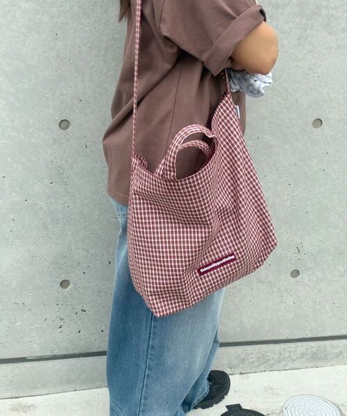 FFEIN（フェイン）の「【FFEIN（フェイン）】2WAYチェックトートバッグ / ユニセックス バック 2WAY 雑貨 刺繍 チェック ポケット（トートバッグ・メンズ・レッド/サックスブルー/ネイビー/ブルー・FREE）」の8枚目の写真