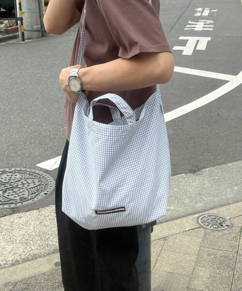 FFEIN（フェイン）の「【FFEIN（フェイン）】2WAYチェックトートバッグ / ユニセックス バック 2WAY 雑貨 刺繍 チェック ポケット（トートバッグ・メンズ・レッド/サックスブルー/ネイビー/ブルー・FREE）」の17枚目の写真