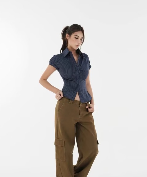 AsheKsha(アシクシャ)の「ショルダーストレートウエストショートスリーブシャツ(シャツ/ブラウス・レディース・ネイビー・M)」の20枚目の写真