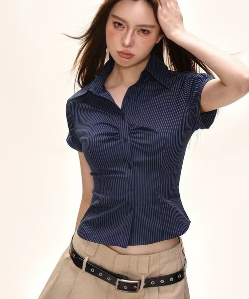 AsheKsha(アシクシャ)の「ショルダーストレートウエストショートスリーブシャツ(シャツ/ブラウス・レディース・ネイビー・M)」の10枚目の写真