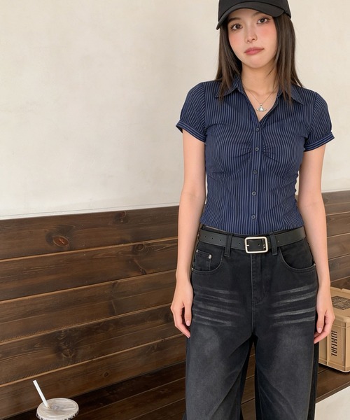 AsheKsha(アシクシャ)の「ショルダーストレートウエストショートスリーブシャツ(シャツ/ブラウス・レディース・ネイビー・M)」の9枚目の写真