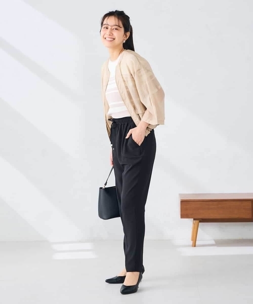 a.v.v(アーヴェヴェ)の「ノーカラーシアーブルゾン(ノーカラージャケット・レディース・カーキ/ベージュ・39)」の14枚目の写真