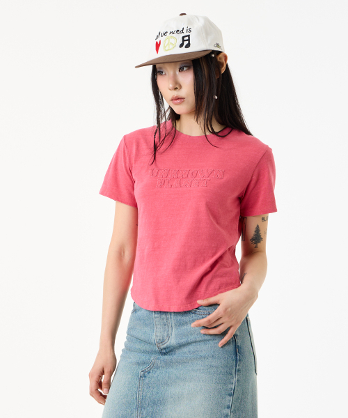 UNKNOWN PLANET(アンノウンプラネット)の「アーカイブウォッシュドエンブレムクロップTシャツ4カラー(Tシャツ/カットソー・レディース・オリーブ/ライトピンク/レッド/チャコール・MEDIUM/SMALL)」の5枚目の写真