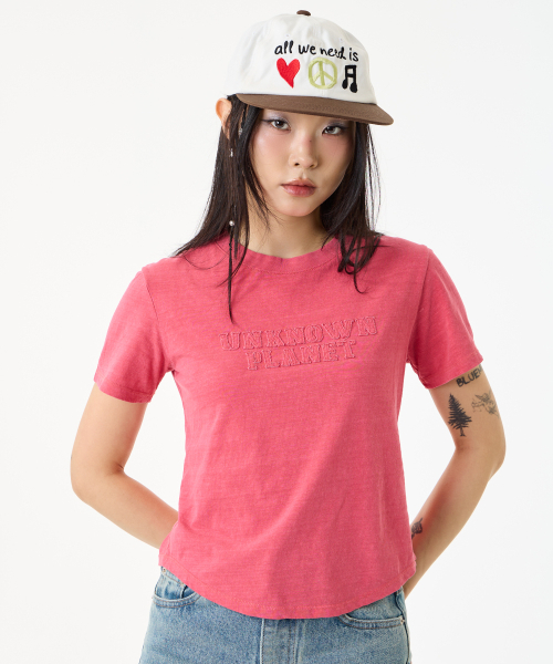 UNKNOWN PLANET(アンノウンプラネット)の「アーカイブウォッシュドエンブレムクロップTシャツ4カラー(Tシャツ/カットソー・レディース・オリーブ/ライトピンク/レッド/チャコール・MEDIUM/SMALL)」の13枚目の写真