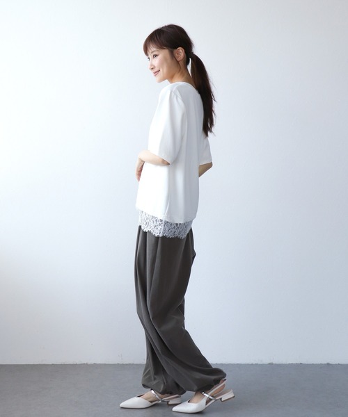 Jines(ジネス)の「ヘムレースTブラウス(Tシャツ/カットソー・レディース・ホワイト/ブラウン/ブラック・38)」の17枚目の写真