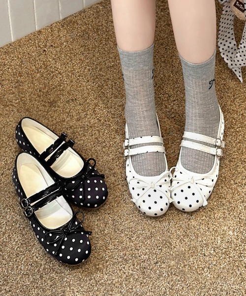 shoes365(シューズスリーシックスファイヴ)の「SHOES 365ドット柄 ダブルストラップ メリージェーン フラット バレエ リボン パンプス(バレエシューズ・レディース・ホワイト/ブラック・23.0cm/23.5cm/24.0cm/24.5cm)」の13枚目の写真