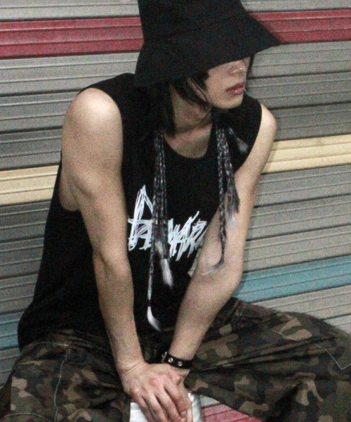 DEMARC(ドゥマーク)の「M rough text-logo boxy sleeveless - Black(Tシャツ/カットソー・メンズ・その他・MEDIUM/LARGE)」の2枚目の写真