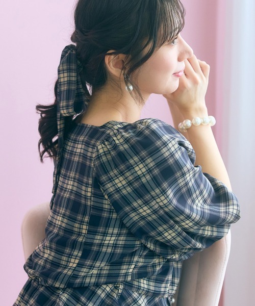 marun(マルン)の「<大きいサイズ>【nanaeさんコラボ】チェック柄ペプラムショートブラウス marun(シャツ/ブラウス・レディース・ブラウン/ネイビー・L/5L/4L/3L/LL)」の15枚目の写真