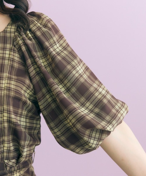 marun(マルン)の「<大きいサイズ>【nanaeさんコラボ】チェック柄ペプラムショートブラウス marun(シャツ/ブラウス・レディース・ブラウン/ネイビー・L/5L/4L/3L/LL)」の21枚目の写真