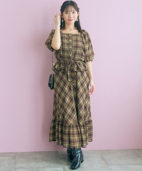 marun(マルン)の「<大きいサイズ>【nanaeさんコラボ】チェック柄ペプラムショートブラウス marun(シャツ/ブラウス・レディース・ブラウン/ネイビー・L/5L/4L/3L/LL)」の11枚目の写真