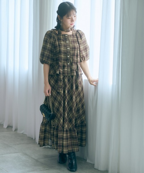 marun(マルン)の「<大きいサイズ>【nanaeさんコラボ】チェック柄ペプラムショートブラウス marun(シャツ/ブラウス・レディース・ブラウン/ネイビー・L/5L/4L/3L/LL)」の10枚目の写真