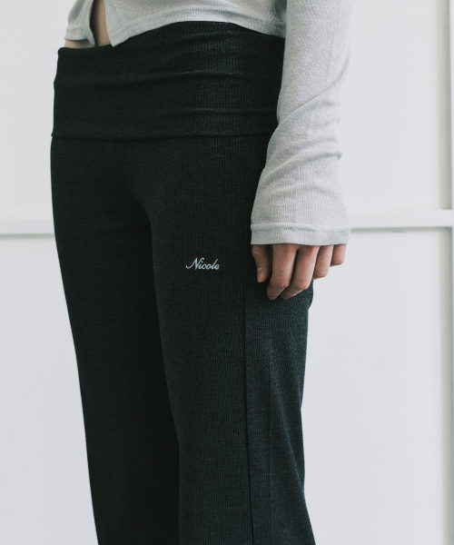NICK&NICOLE(ニックアンドニコール)の「FOLDING BOOTS CUT PANTS_CHARCOAL(スウェットパンツ・レディース・その他・FREE)」の3枚目の写真