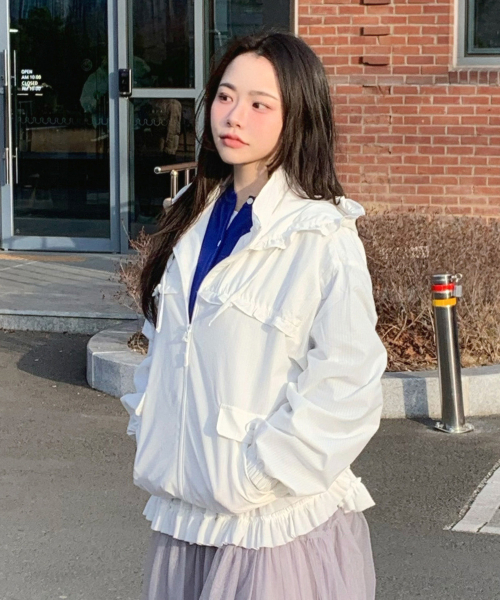 MASMARULEZ APPAREL（マスマルールズ アパレル）の「Check Frill Windbreaker Jacket_White（ナイロンジャケット・レディース・ホワイト・ONE SIZE）」の5枚目の写真