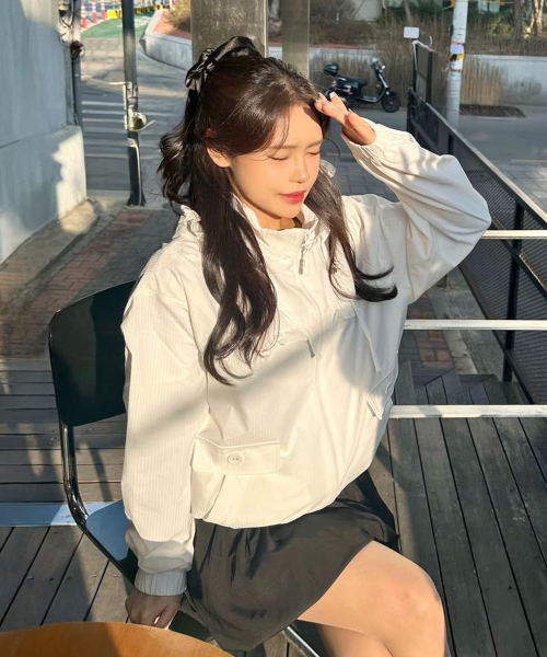 MASMARULEZ APPAREL（マスマルールズ アパレル）の「Check Frill Windbreaker Jacket_White（ナイロンジャケット・レディース・ホワイト・ONE SIZE）」の6枚目の写真