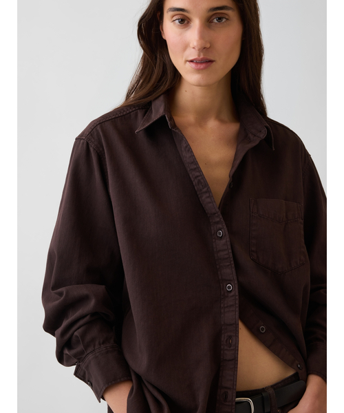 GAP(ギャップ)の「デニム ビッグシャツ(シャツ/ブラウス・レディース・ブラウン・S/M/L/XXS/XS)」の4枚目の写真