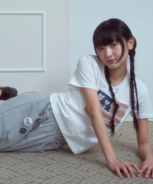 ROGIN N ROSIE(ロギンエンロージー)の「Heart logo Back Point Curved Sweat Pants Gray(その他パンツ・レディース・その他・SMALL/MEDIUM)」の2枚目の写真