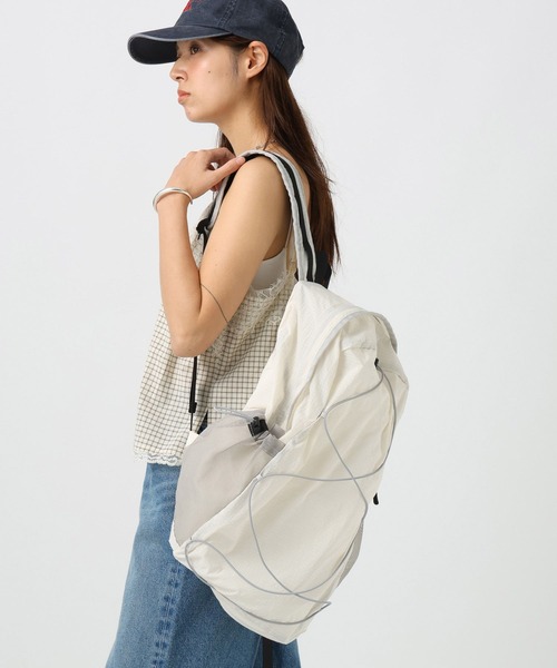 BAYFLOW（ベイフロー）の「[トレンドアイテム]撥水パッカブルバックパック（バックパック/リュック・レディース・ブラック/ブラウン/オフホワイト・FREE）」の6枚目の写真