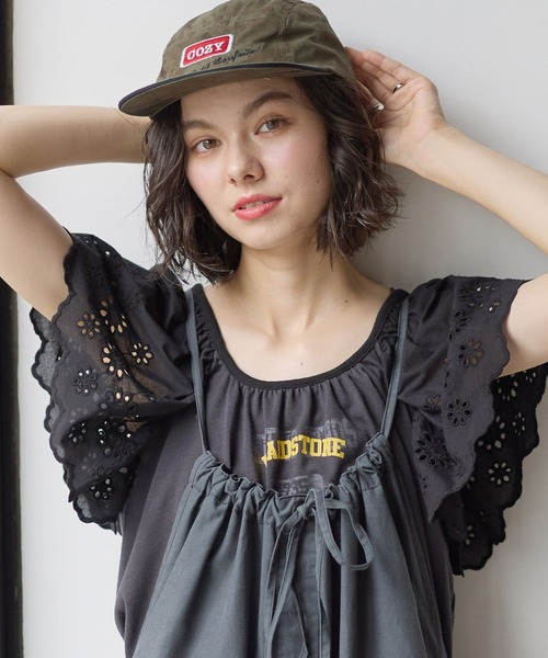 niko and...(ニコアンド)の「コットンレーススリーブロゴTシャツ(Tシャツ/カットソー・レディース・オフホワイト/ネイビー/チャコール・FREE)」の2枚目の写真