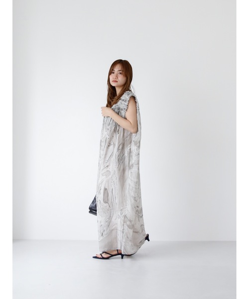 Katrin TOKYO(カトリーントーキョー)の「【Indian handiwork】marble dyeing onepiece(ワンピース・レディース・ブラック/ブルー・XS/FREE)」の4枚目の写真