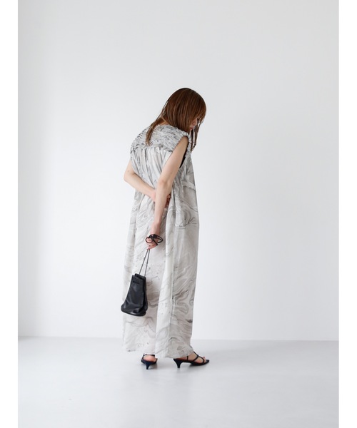 Katrin TOKYO(カトリーントーキョー)の「【Indian handiwork】marble dyeing onepiece(ワンピース・レディース・ブラック/ブルー・XS/FREE)」の5枚目の写真