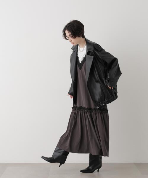 NANO universe(ナノユニバース)の「レーストリムツイルギャザーキャミワンピース(ワンピース・レディース・チャコール/ベージュ・FREE)」の8枚目の写真