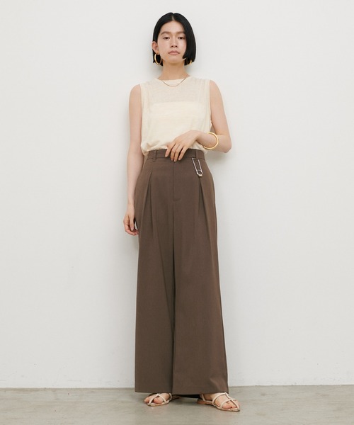 LARUTA(ラルータ)の「【LARUTA】落ち感あるタックツイルパンツ(スラックス・レディース・ベージュ/ブラウン/ブラック・FREE)」の17枚目の写真