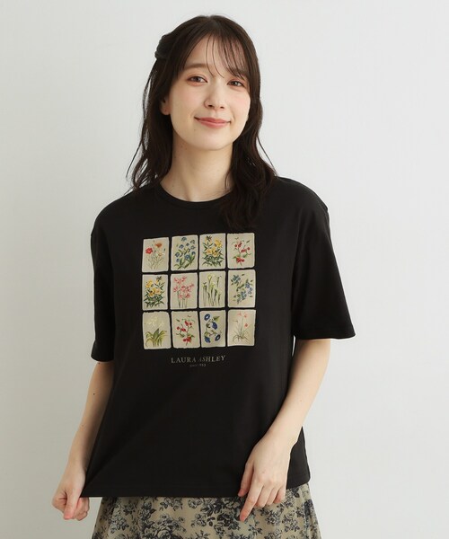 LAURA ASHLEY(ローラアシュレイ)の「【接触冷感/吸水速乾性/抗菌防臭】パーショア ポストカーズ柄Tシャツ(Tシャツ/カットソー・レディース・ライトグレー系9/ブラック/オフホワイト・38/40)」の12枚目の写真
