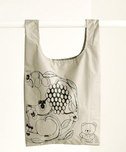 utatane(ウタタネ)の「エコバッグ utatane×KUOVI ブラックオーチャード てくてく るぴよん 収納ポーチ付き(エコバッグ/サブバッグ・レディース・スモークピンク/ボルドー/グリーン/フレッシュイエロー/ライトグリーン/クリーム/ワイン/ラベンダー/グレー/モカ・FREE)」の13枚目の写真