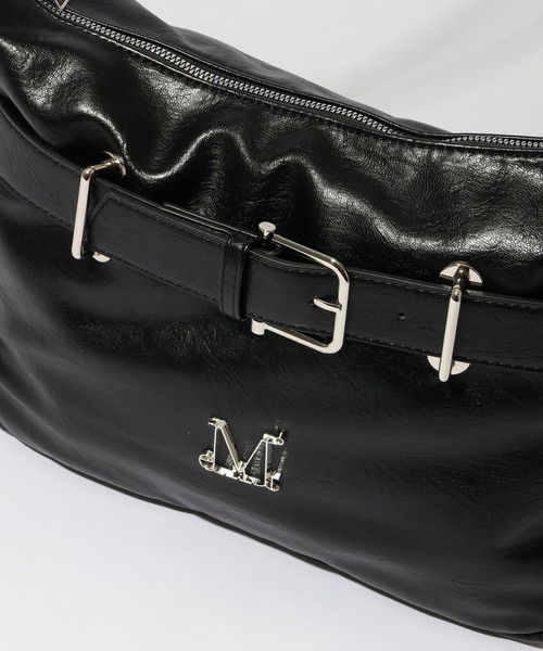 MUCENT（ムセント）の「【MUCENT/ムセント】MONIC METAL LOGO FRONT BELTED LEATHER SHOULDER BAG UNISEX/モニック メタルロゴ フロント ベルテッド レザー ショルダーバッグ ユニセックス（ショルダーバッグ・レディース・ブラック・FREE）」の8枚目の写真