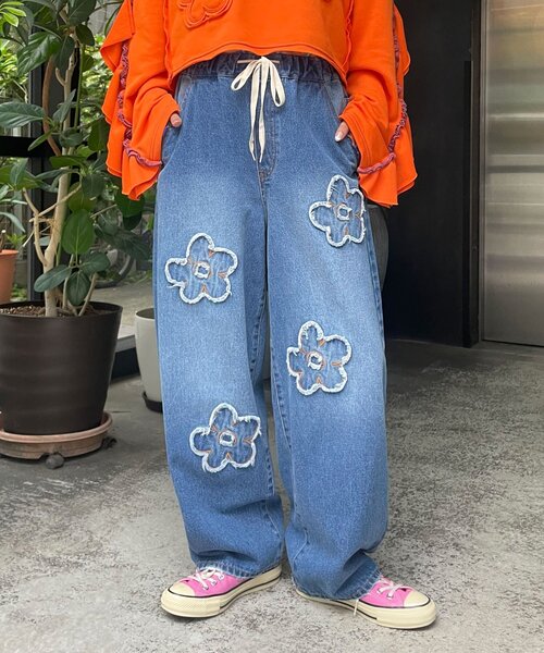 HELLO.SANFRANCISCO（ハローサンフランシスコ）の「【HELLO.SANFRANCISCO/ハローサンフランシスコ】フラワーコード刺繍ボリュームデニム（デニムパンツ・レディース・ベージュ/ブルー・SMALL/MEDIUM）」の17枚目の写真
