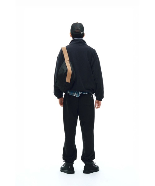 EMIS(イミス)の「MONO LOGO SWEATPANTS(スウェットパンツ・レディース・グレー/ネイビー/ブラック・SMALL/MEDIUM/LARGE)」の22枚目の写真