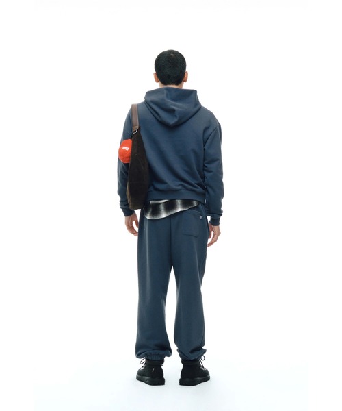 EMIS(イミス)の「MONO LOGO SWEATPANTS(スウェットパンツ・レディース・グレー/ネイビー/ブラック・SMALL/MEDIUM/LARGE)」の16枚目の写真