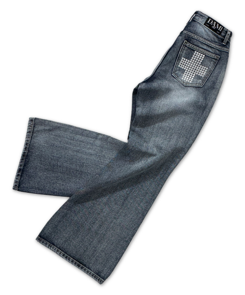 DAMISH(ダミシュ)の「クロス ホットフィックス セミフレアジーンズ_ブルー(デニムパンツ・レディース・ブルー・SMALL/MEDIUM/LARGE)」の6枚目の写真