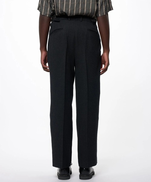 markaware（マーカウェア）の「【marka】SINGLE PLEAT WIDE TROUSERS（スラックス・メンズ・ダークグレー/ブラウン・1/2）」の6枚目の写真