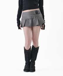 Low rise pleated skirt