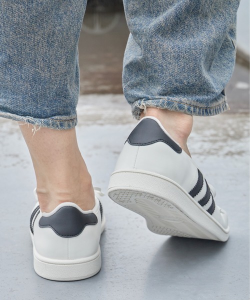 adidas(アディダス)の「adidas/アディダス ADIDAS×JENNIE SUPERSTAR SQ BALLET W スクエア シェルトゥ スニーカー スリーストライプ スポーツ 韓国 レディース 2026年秋冬 秋服(スニーカー・レディース・ホワイト/ブラック・23/24/25/24.5/23.5)」の19枚目の写真
