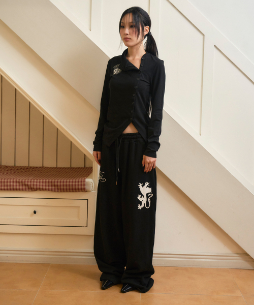 PRENDA(プレンダ)の「BLAZE BUTTON WRAP LONG SLEEVE BLACK(Tシャツ/カットソー・レディース・その他・FREE)」の4枚目の写真
